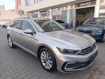 VW Passat B8 GTE Variant 1.4eTSI 160kW DSG 109tkm Matrix ACC