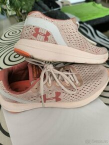 Dámské běžecké boty Under Armour