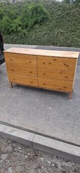 Dřevěná komoda IKEA Tarva