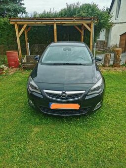 Opel astra j benzín motor točí ale nestartuje