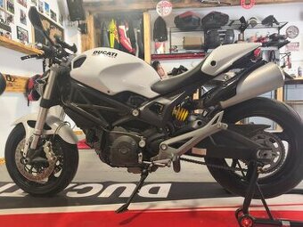 Ducati Monster 696 rv..2010