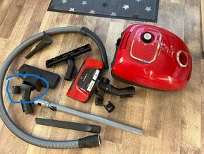 Vysavač Bosch ProAnimal BGLS4PET2 červený