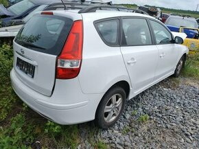 Hyundai I30CW COMBI 1,6CRDI 2011 DILY, havarovany