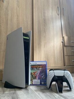 PS5 Mechanika + 2 ovladače + Hra