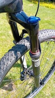 Specialized StumpJamper carbon.