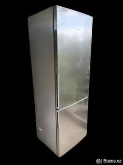 Lednice s mrazákem Siemens KG 49EAI43, A+++