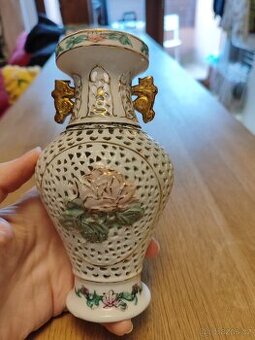 Porcelánová váza