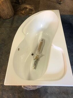 Nová rohová vana 170x100