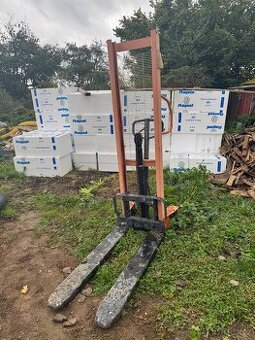 Vysokozdvižný paletový zvedák