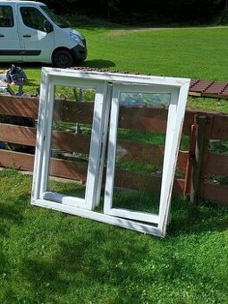 Plastové okno 120x120 Rehau, nepoškozené