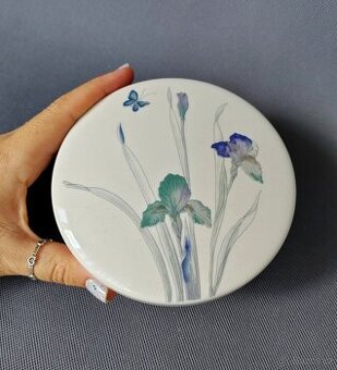 Roztomilé porcelánová dóza že serie Blue Iris od Hankook