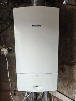 Plynový kotel s průtokovým ohřevem teplé vody Junkers