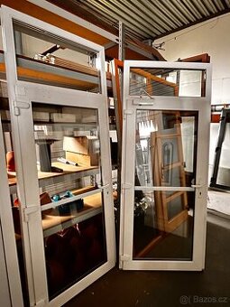 DVOJE VCHODOVÉ PVC DVEŘE GEALAN 104x263-207cm-PLZEŇ