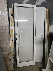 Dvoukřídlé prosklené interiérové dveře