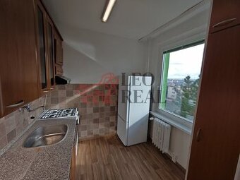 Pronájem pěkného bytu 2+1 v Troji, OV, 40 m2, Praha 8