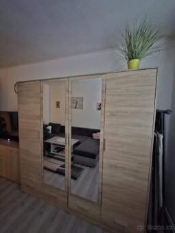 Šatní skříň dub sonoma se zrcadly