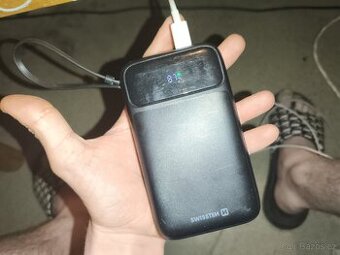 Swissten Power Bank s integrovanými kabely
