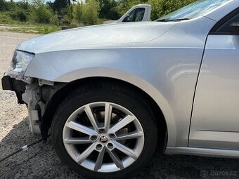 Levy blatnik Skoda Octavia 3 2013-2017 stribrny TOP