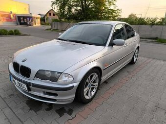 BMW E46 328i manuál - 1