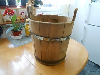 RETRO dřevěný džber 30cm x 30cm - starý - použitý