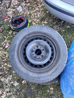 Prodám kola se zimním pneu 195/65 R15
