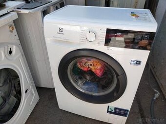 Prodám plně funkční slím pračku zn.Electrolux--6 kg--DOVEZU-