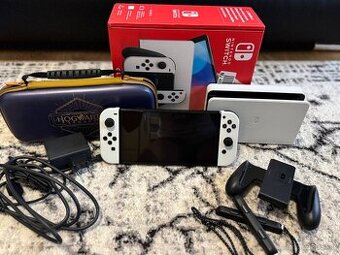 Nintendo Switch OLED, málo používaný.