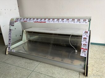 chladící pult a pekařské regály