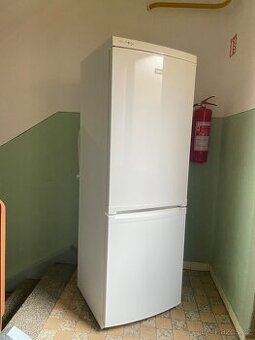 Prodám kombinovanou lednici s mrazákem Zanussi