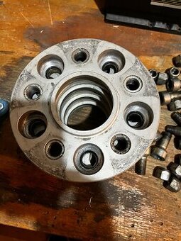 Rozšiřovací podložky 5x114.3