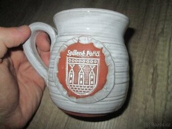 Keramický džbánek s erbem - top stav