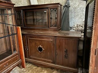 Skleník, starožitná skříň, vitrina