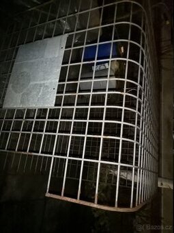 pevná klec na velký 1000L kontejnér - pro kutily