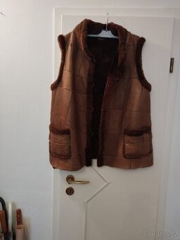 kožená vesta