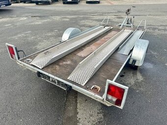 Přívěsný vozík za auto