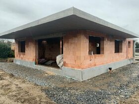 Betonové základy, stěny, stropy, ploty