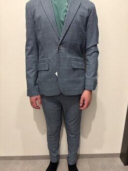 Chlapecký oblek RESERVED