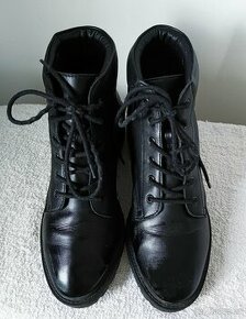 Kožené dámské boty 42