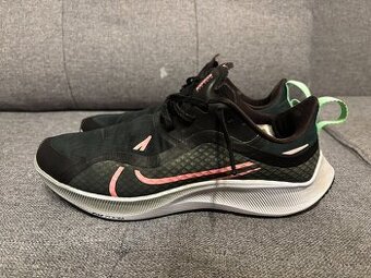 Běžecké boty Nike Run Shield