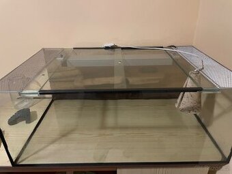 Terárium velké 90x55x35 s osvětlenim a doplňky