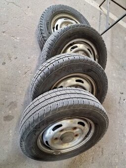 Zimní gumy+disky Barum 105/70 R15C 104/102R