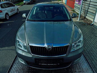 Vůz na náhradní díly Škoda Octavia 2 sedan 2011 CAY LHW LF8H - 1