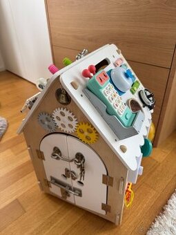 Iskay Montessori svítící dětský dům na hraní a učení - 1