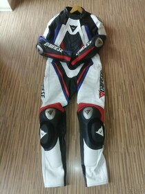 jednodílná kombineza dainese aero EVO- vel.50 nová - 1