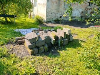 Piskovcove a betonove stuky za odvoz