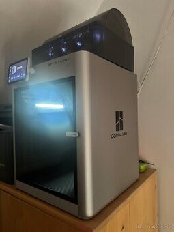 3D tiskárnu Bambu Lab X1-Carbon + AMS