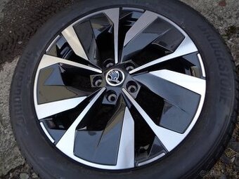 škoda karoq 4x4 r18 nová alu kola 5x112 černá