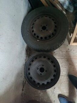Pneu 195/65R15 dobrý vzorek 2ks