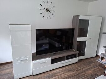 Kvalitní stěna.  Italský výrobce