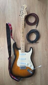 Elektrická kytara Fender Stratocaster + pouzdro + kabely
